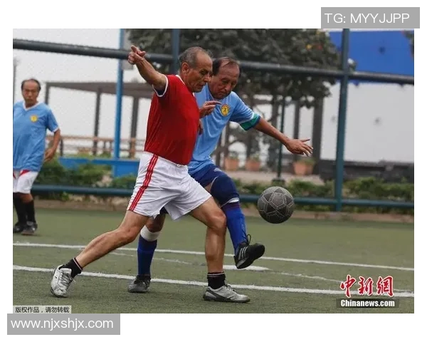 巴西队与朝鲜队在绿茵场上展开激烈对抗精彩瞬间回顾 巴西队与朝鲜队在绿茵场上展开激烈对抗精彩瞬间回顾