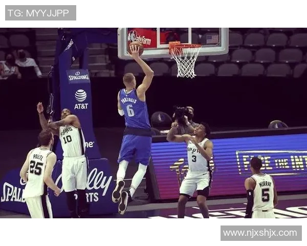 马刺客串雷霆，德罗赞砍下27分，引领团队再创佳绩