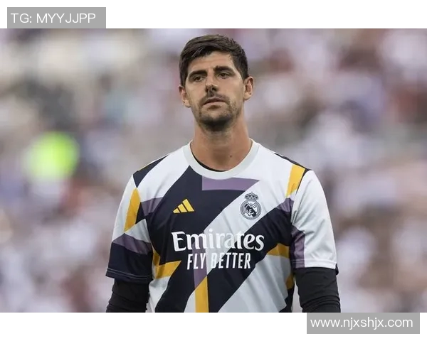 库尔图瓦:守门员的传奇之路与足球世界的辉煌成就 库尔图瓦:守门员的传奇之路与足球世界的辉煌成就