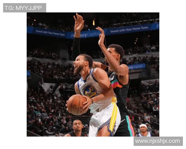 勇士对阵马刺库里崭露头角成名之战回顾与精彩瞬间分析