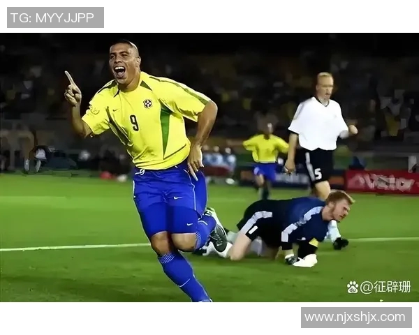 马丁内斯的传奇之路：从青涩球员到世界足球巨星的成长故事